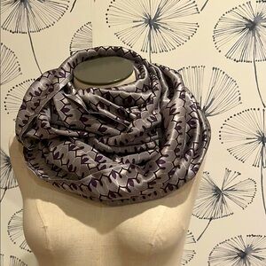 Meilleu Ami Paris silk Elegant Gray and Purple Scarf